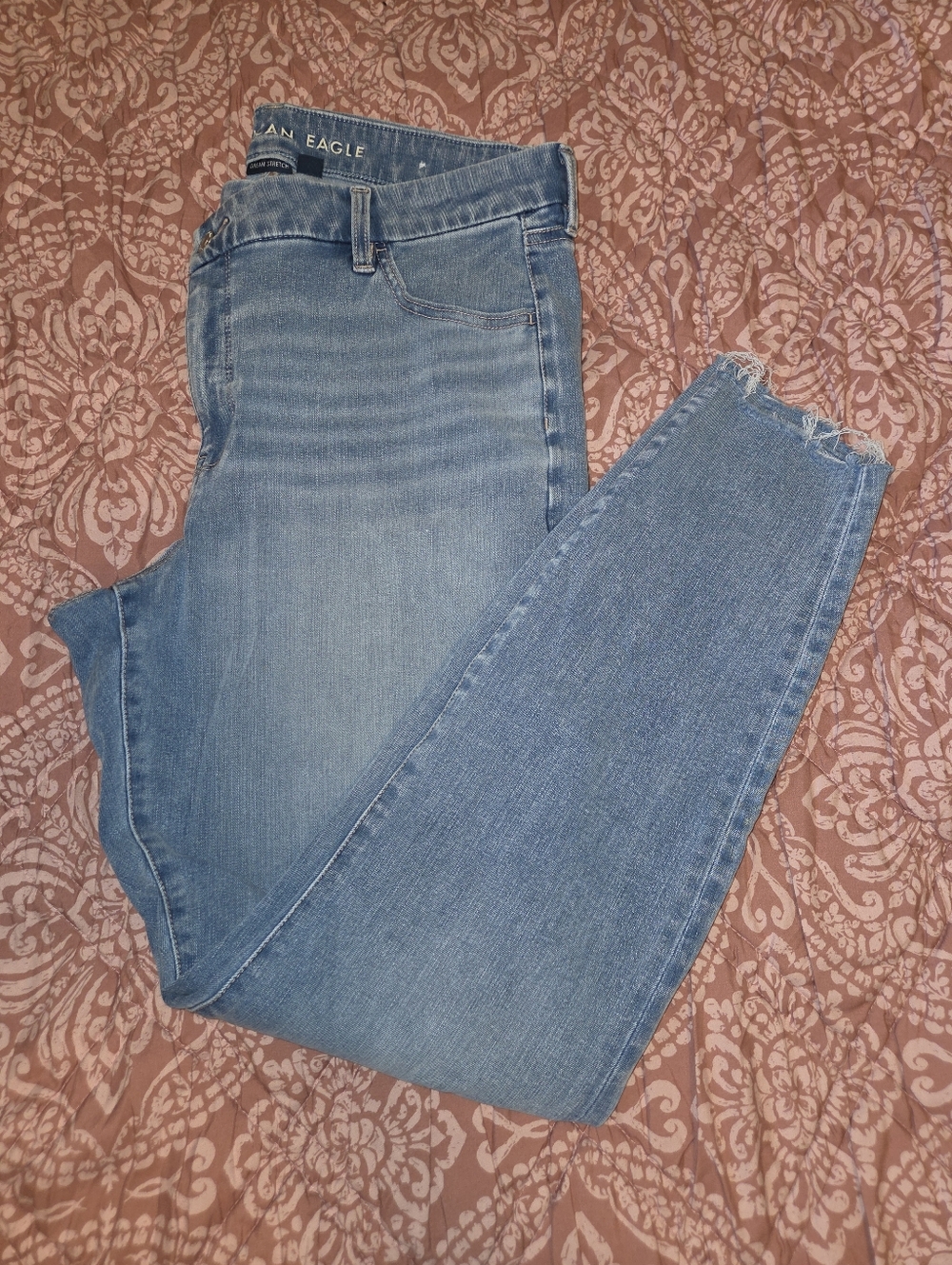 American Eagle Outfitters Women’s Light Blue High-Rise Skinny Jeans